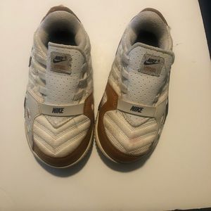 Toddler boy used white Nike SHOES!!! Pet Free & Smoke Free Home!!! Size 7!!!